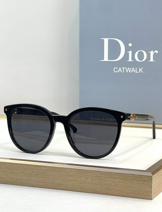 Picture of Dior Sunglasses _SKUfw76161327fw